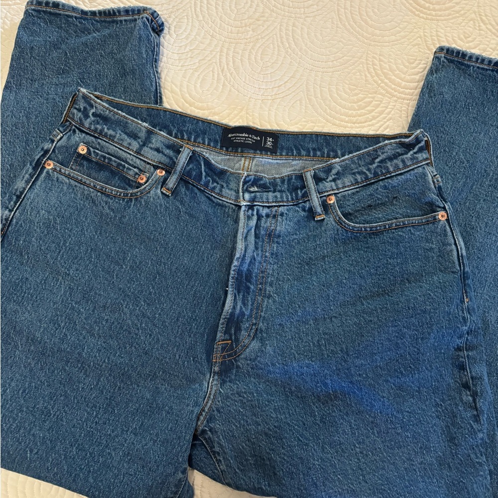 Abercrombie & Fitch Relaxed Fit Blue Jeans